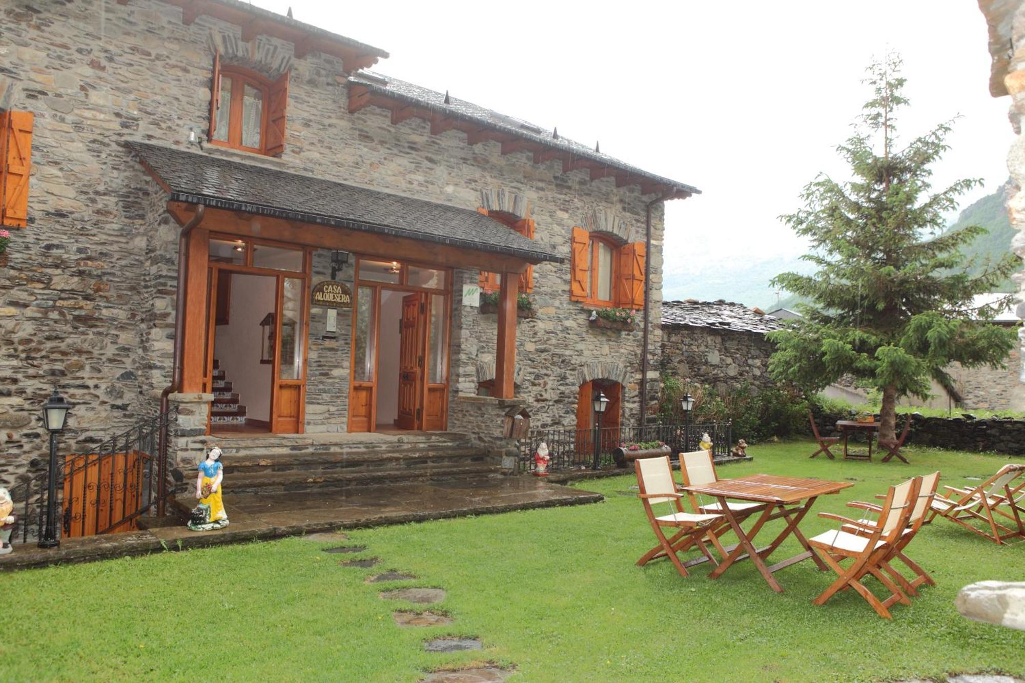 Apartamentos Alba Casa Alquesera Sahun 외부 사진